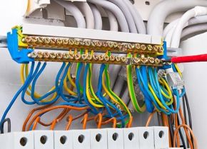 Instalações Elétricas - Serviços - Engenharia Goiânia Baken